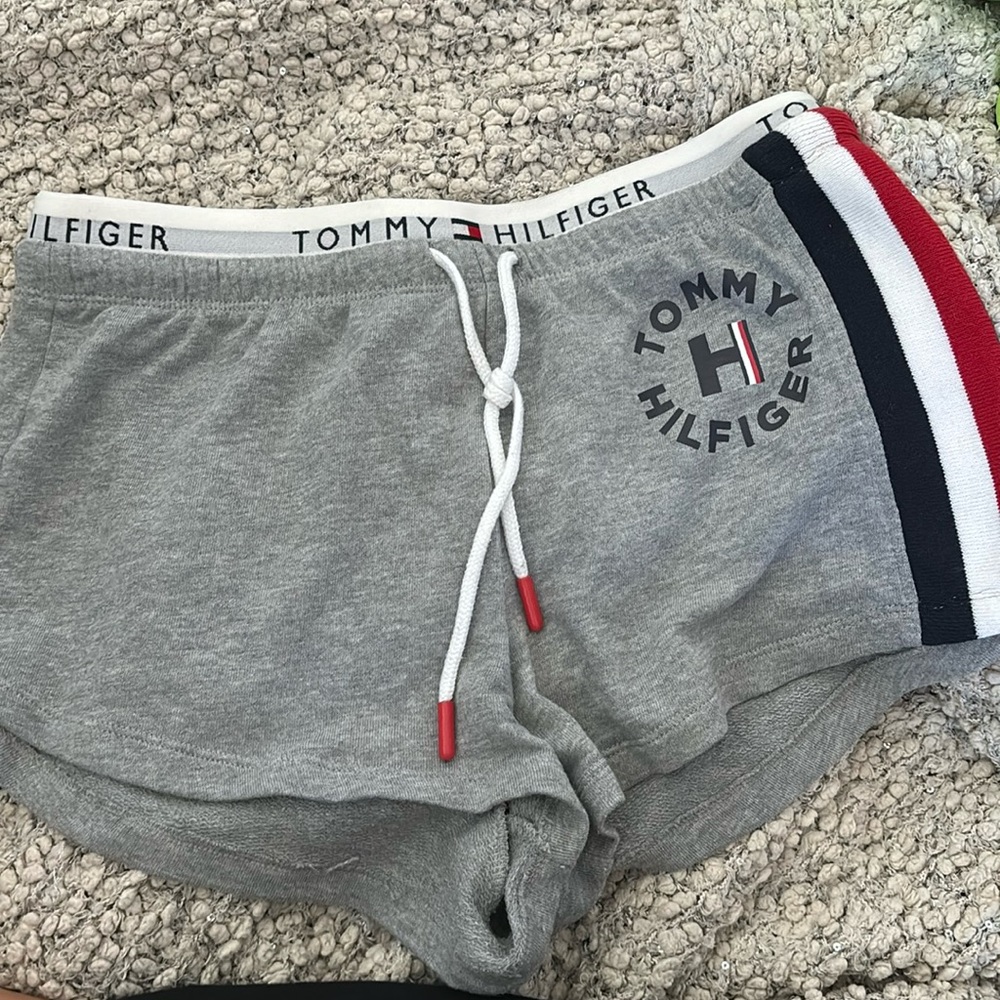 TH women’s booty shorts